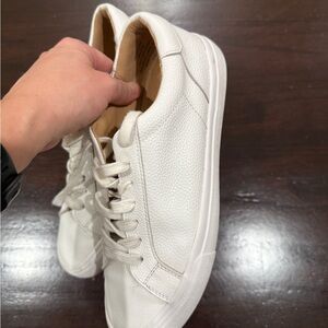 Lucky Brand Divahna Women’s White Sneakers Size 39 / 8